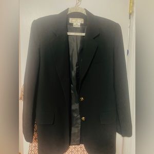 Black blazer. Used but good condition. Elegant cut